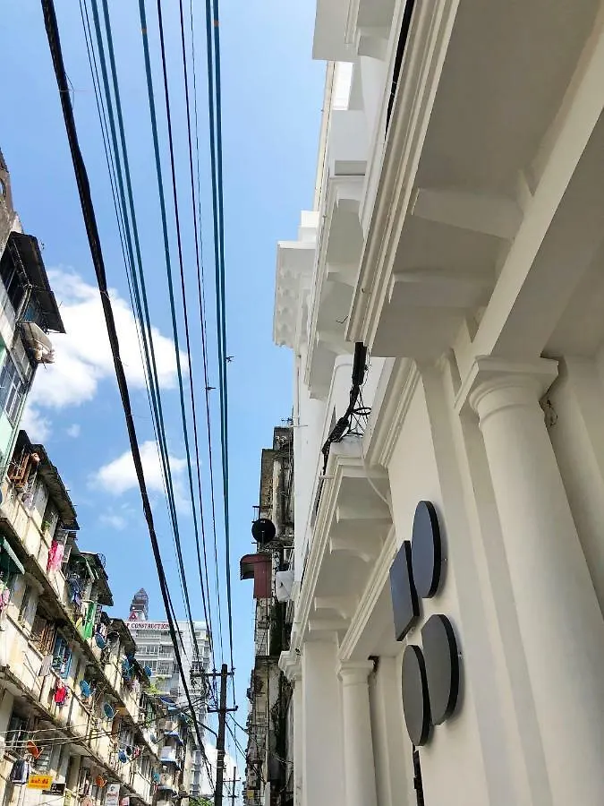 Hood Hostel Yangon 0*,  Myanmar