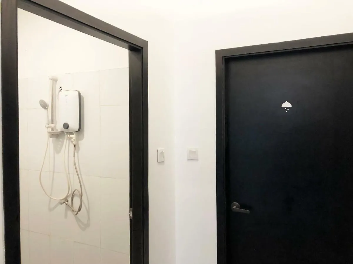 Hood Hostel Yangon