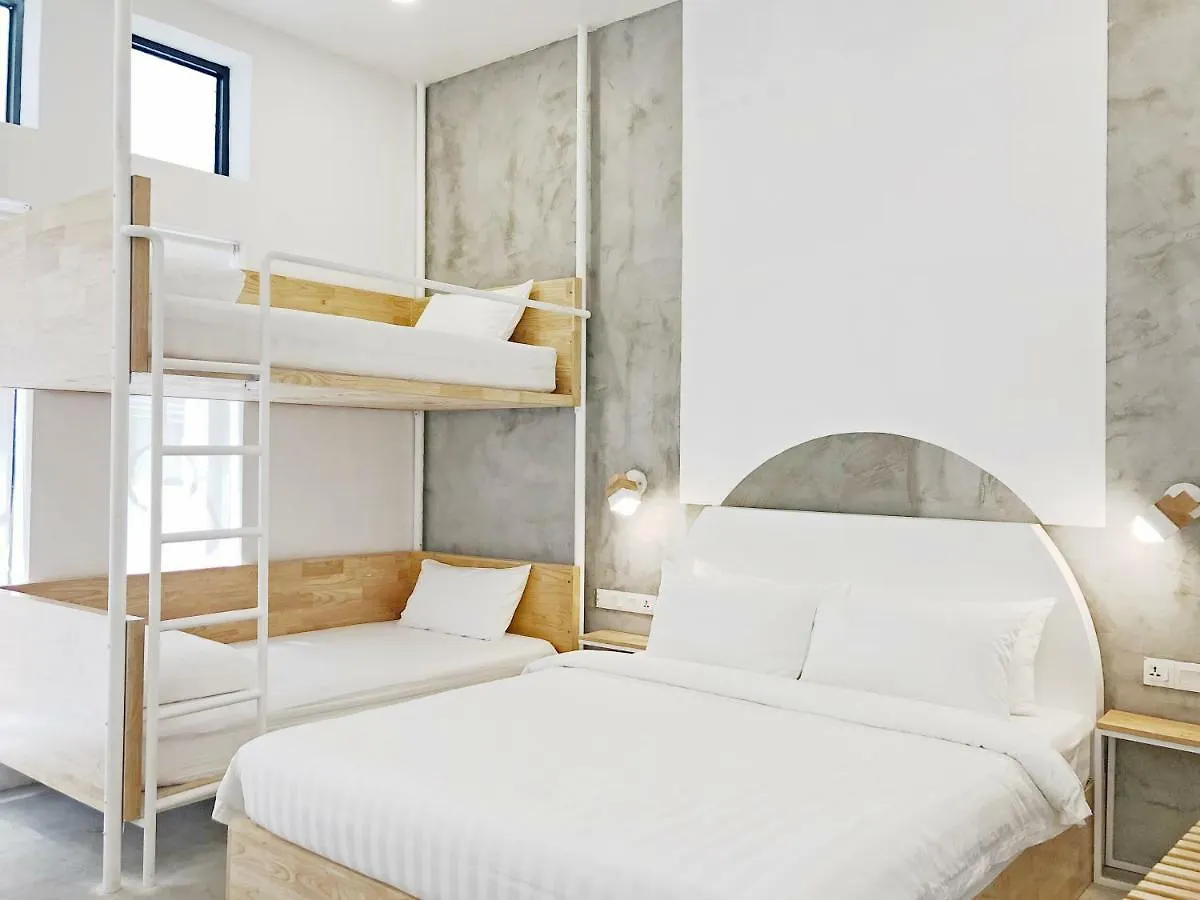 Hood Hostel Yangón